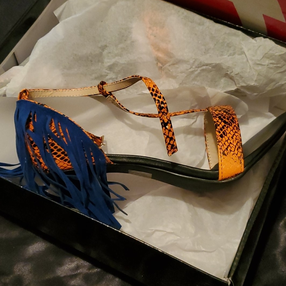 Sandals - Picture 3 of 3